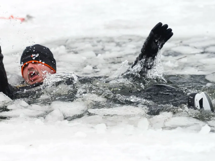 Co zrobić, gdy załamie się pod Tobą lód?