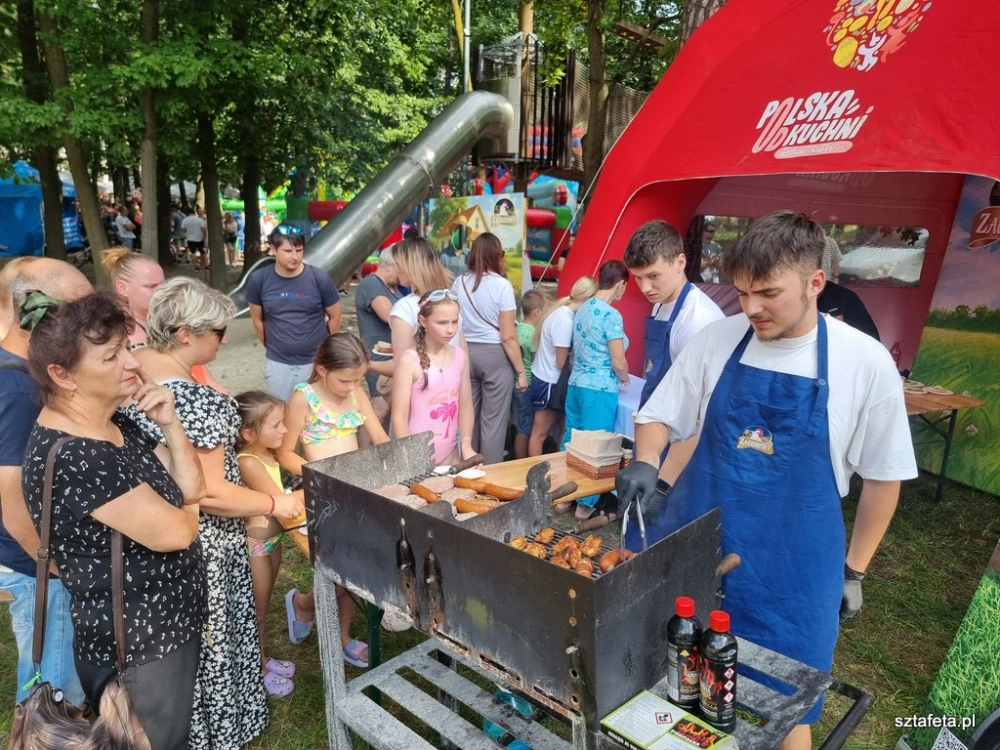 Muzyka, tłumy i aromat grilla. Niedziela w Parku Miejskim