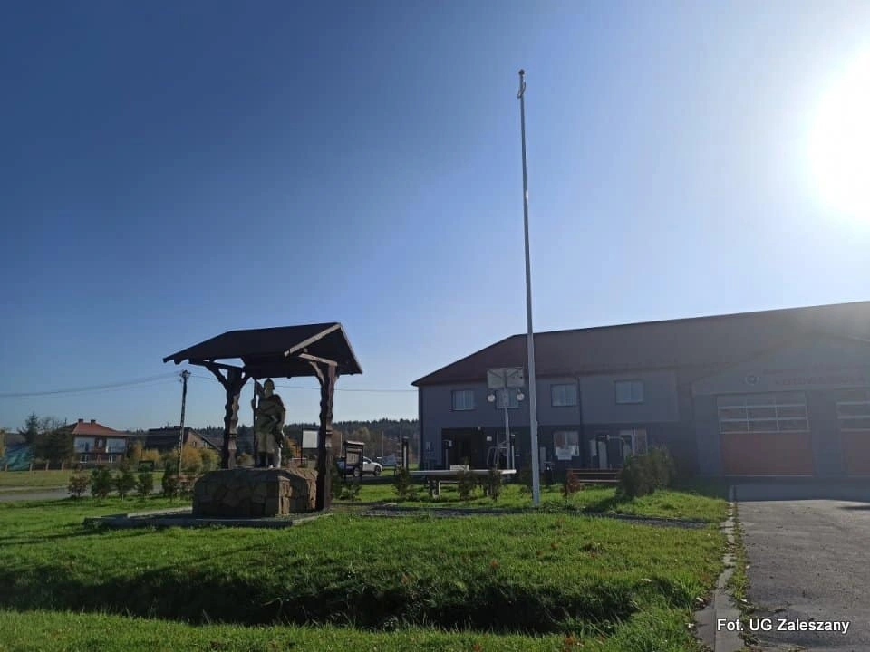 Gm. Zaleszany. Pod biało-czerwoną