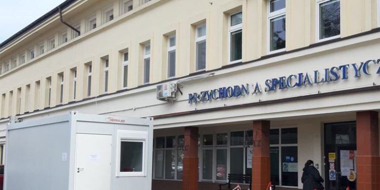 W stalowowolskiej lecznicy jest nowy punkt do wykonywania testów na koronawirusa Sztafeta.pl