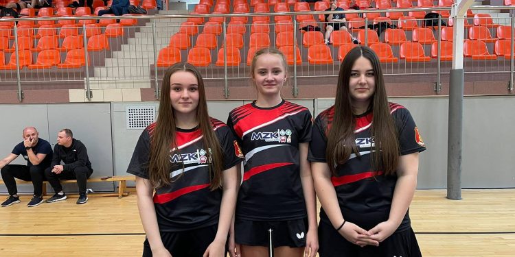 Od lewej: Klaudia Ozga, Adrianna Kramek i Kamila Kaczmarek zagrają w drużynowych mistrzostwach Polski juniorek