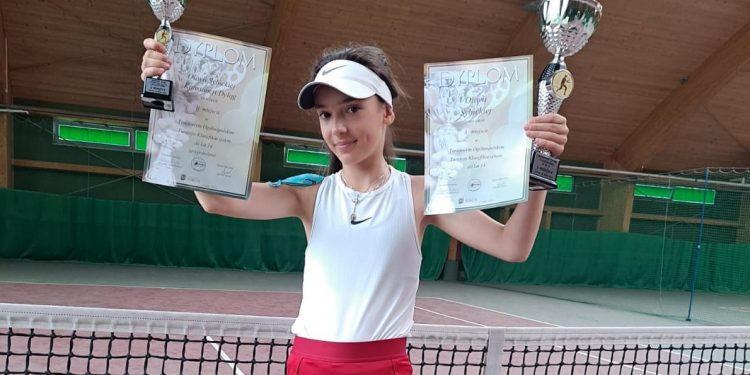 Tenis. Oliwia Sybicka triumfuje w Tennis Europe Croatia Cup i OTK Młodziczek w Toruniu Sztafeta.pl