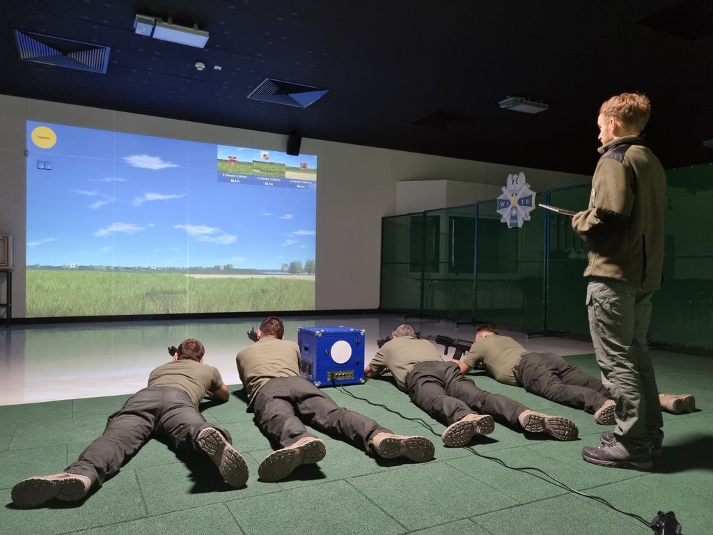 Wirtualna strzelnica "Pojedynek" pozwala zdobywać i doskonalić umiejętności w zakresie bezpiecznego posługiwania się bronią