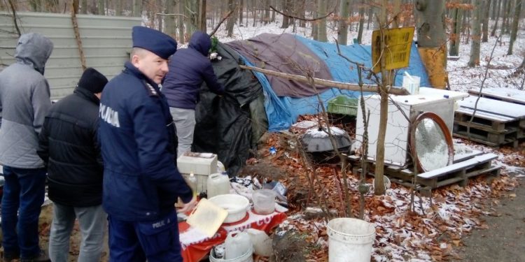 Stalowowolska policja monitoruje stan osób bezdomnych
