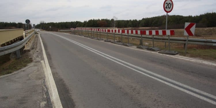 W listopadzie 2018 roku na moście na Jodłówce w Żabnie PZDW wprowadził ograniczenia.