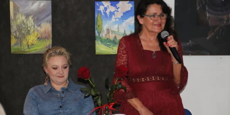 Przy pomocy poezji o życiu rozmawiały ze sobą Agnieszka Bulicz (z lewej) i Danuta Chyła