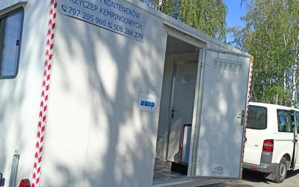 Mobilna łazienka dla bezdomnych Sztafeta.pl