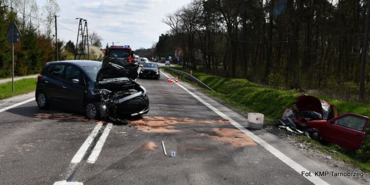 45-letni kierowca fiata poszedł na czołówkę z hyundaiem Sztafeta.pl